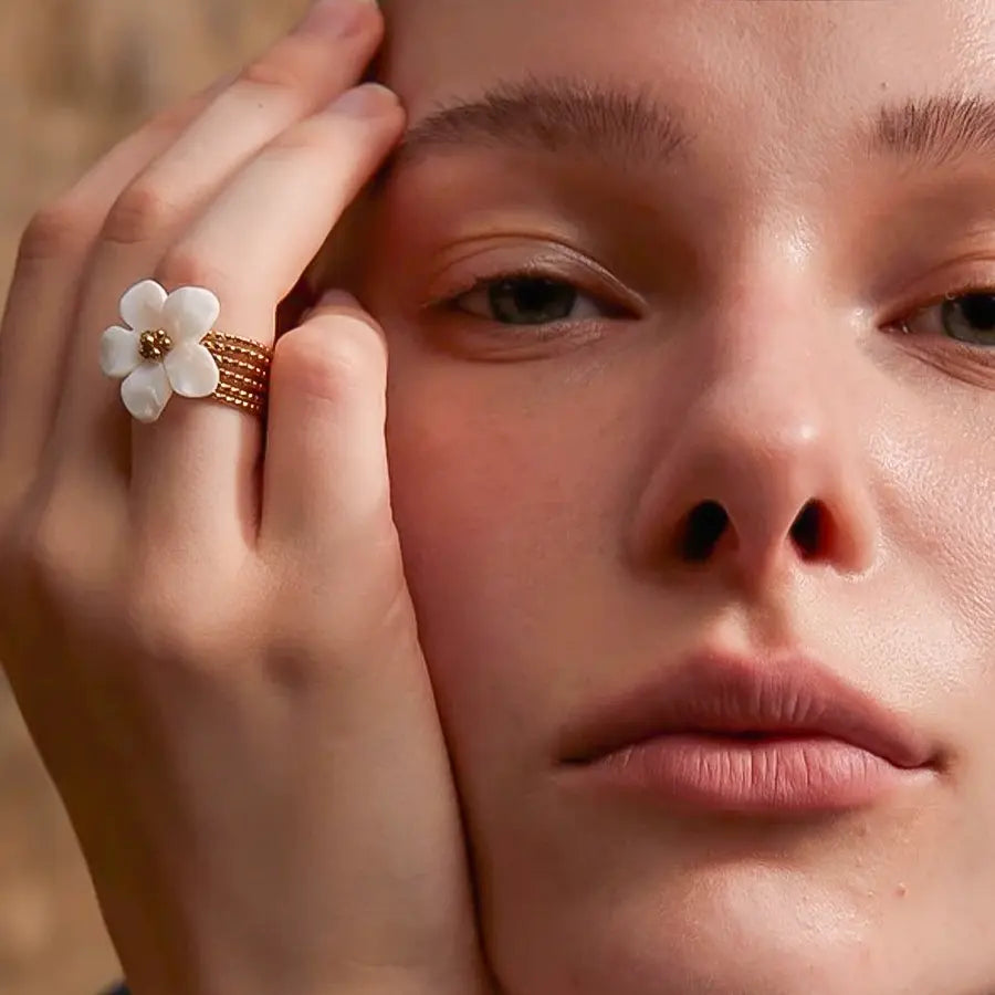 Natural Shell Flower Adjustable Ring