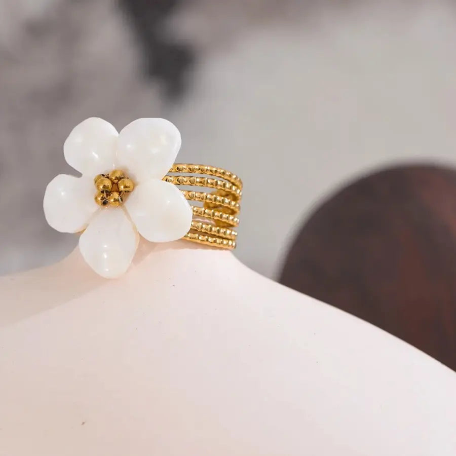 Natural Shell Flower Adjustable Ring
